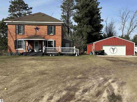 1902 W 46 Road, Cadillac, MI 49601