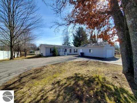 2655 W Caribou Trail, West Branch, MI 48661