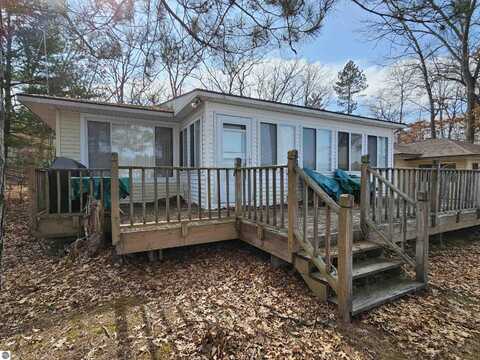 5934 Chippewa Trail, Hale, MI 48739