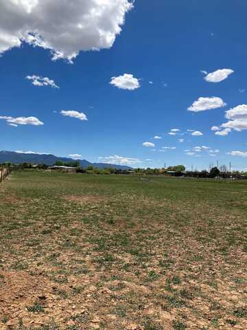 806   a Camino Anglada, Taos, NM 87571