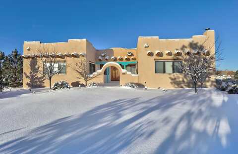 10 Camino de los Arroyos, Ranchos de taos, NM 87557