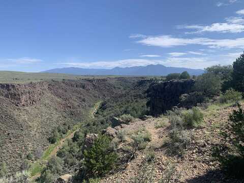 11 Nueve Vistas, Ranchos de Taos, NM 87529