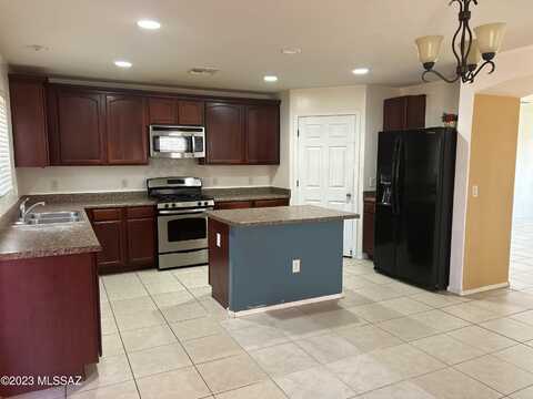 6536 W Beecher Falls Way, Tucson, AZ 85757