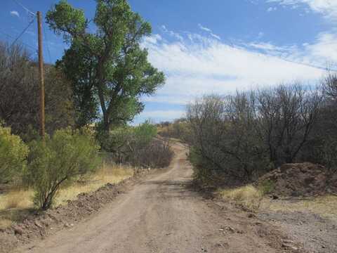 MAHEN Road, Nogales, AZ 85621