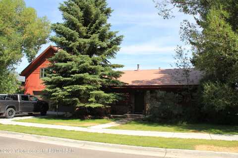 585 E HANSEN Avenue, Jackson, WY 83001