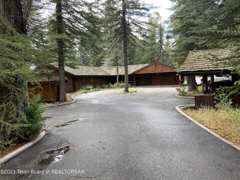 300 AVALANCHE CANYON Drive, Jackson, WY 83001