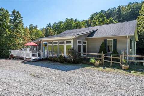 182 Bruckie Trail, Pilot Mountain, NC 27041