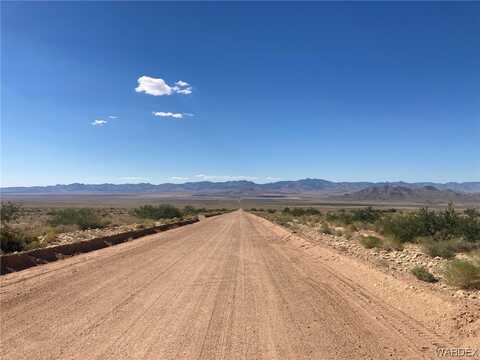 000 E Water Tank Road, Kingman, AZ 86401