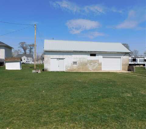 313 S 2nd, Manchester, IA 52057