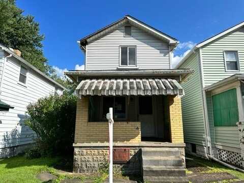 611 E Kennedy St, East Vandergrift, PA 15629