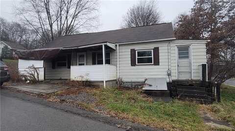 153 Petrolia St, Karns City Boro, PA 16041