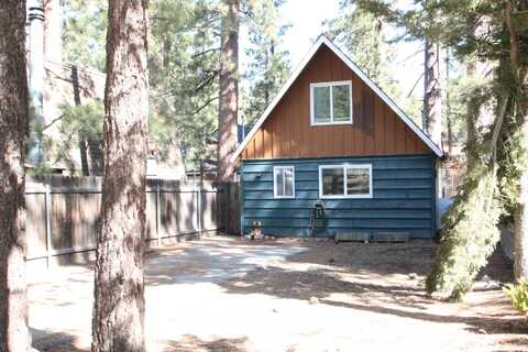 907 W Rainbow Boulevard, Big Bear City, CA 92314