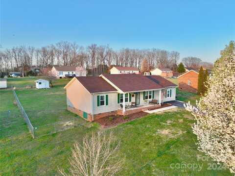 116 Second Avenue NW, Hildebran, NC 28637