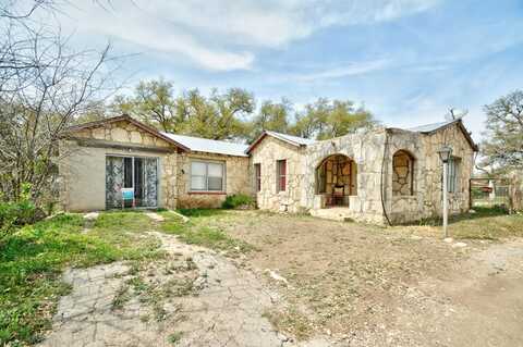 307 Sweeten St, Rocksprings, TX 78880