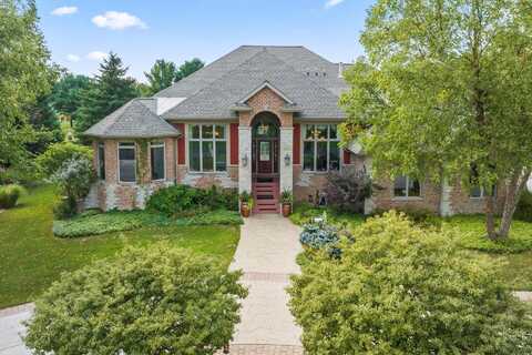 847 Burr Oak Ln, Summit, WI 53066