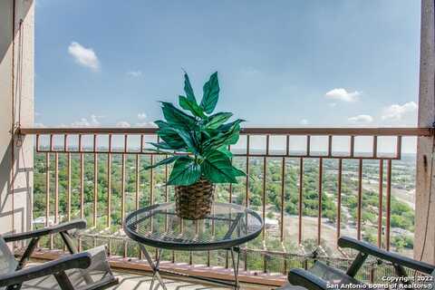 1 TOWERS PARK LN, San Antonio, TX 78209