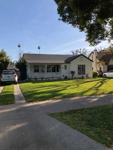 4156 Huntington Boulevard E, Fresno, CA 93702