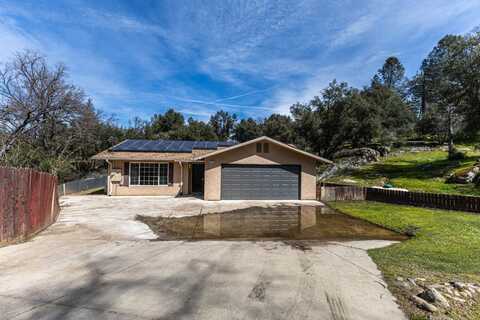 48795 Rock Point Road, Oakhurst, CA 93644