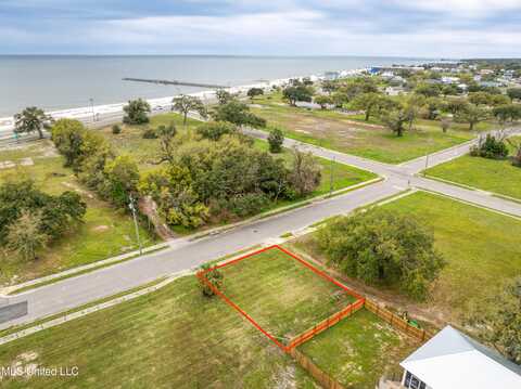 3706 8th Street, Gulfport, MS 39501