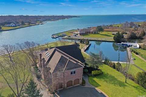 20 Dover Court, Bay Shore, NY 11706