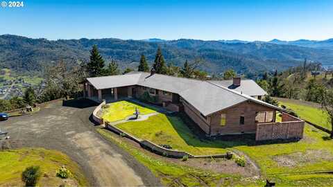 2467 MOOREA DR, Roseburg, OR 97471