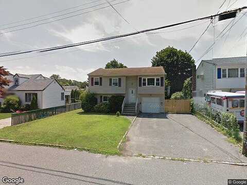 12Th, HUNTINGTON STATION, NY 11746