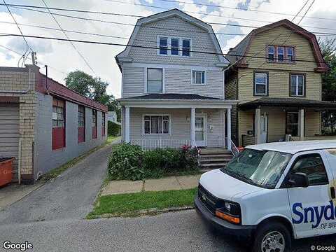 9Th St, BEAVER FALLS, PA 15010