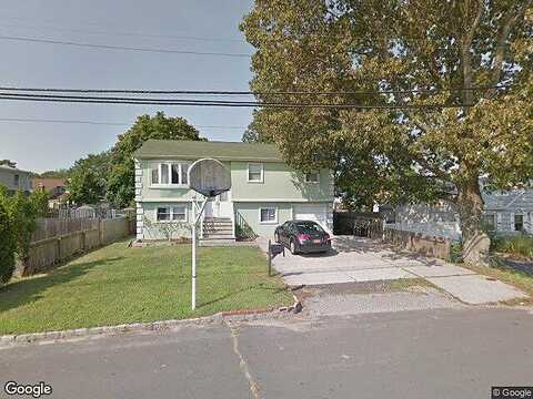 Neptune Ave, WEST BABYLON, NY 11704