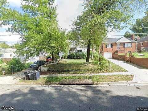 Suffolk, CAPITOL HEIGHTS, MD 20743