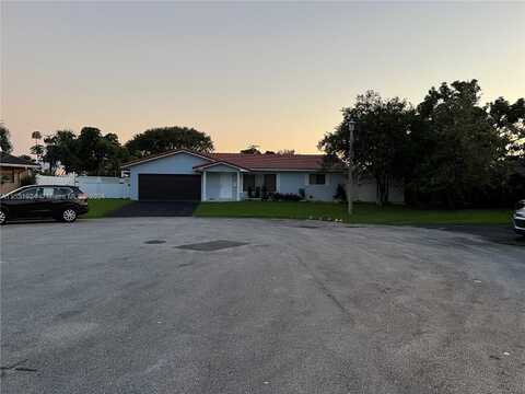 7520 NW 44th Ct, Coral Springs, FL 33065