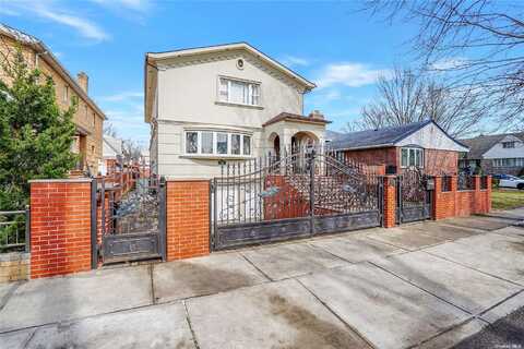 6541 Fitchett, Rego Park, NY 11374