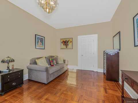 2081 Cruger Avenue, Bronx, NY 10462