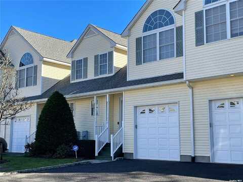 17 Spring Court, Huntington, NY 11743