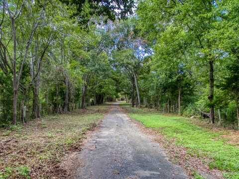 807 Range Road, PALESTINE, TX 75801