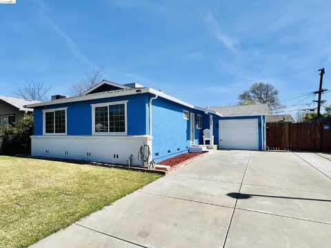 5808 Garner Ln, Stockton, CA 95207