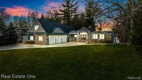 1957 Addaleen Drive, Highland, MI 48357