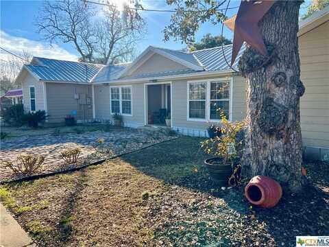 402 Dunn Street, Yoakum, TX 77995