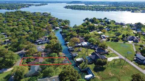 205 E Robin Road, Highland Haven, TX 78654