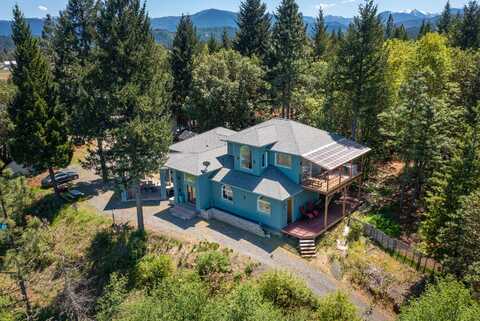 118 Airport Drive, Cave Junction, OR 97523