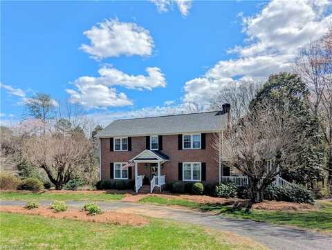 147 Beechtree Circle, Mount Airy, NC 27030