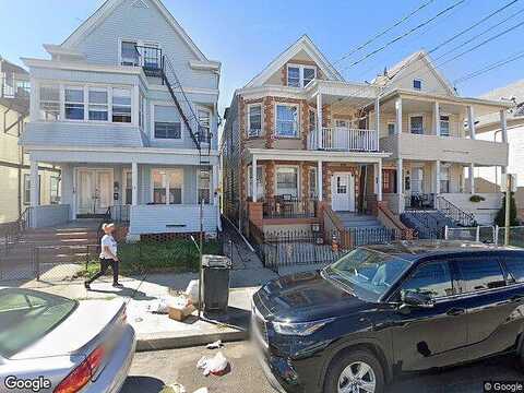 Leonard Pl, PASSAIC, NJ 07055
