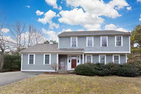 16 Quashnet Woods Drive, Mashpee, MA 02649