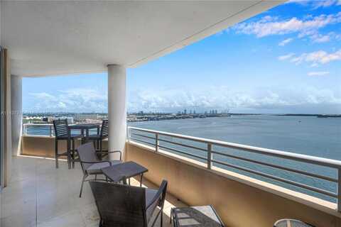 848 Brickell Key Dr, Miami, FL 33131