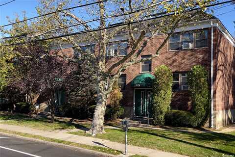 625 Tulip Avenue, Stewart Manor, NY 11530