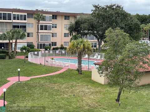 2900 NW 47th Ter, Lauderdale Lakes, FL 33313