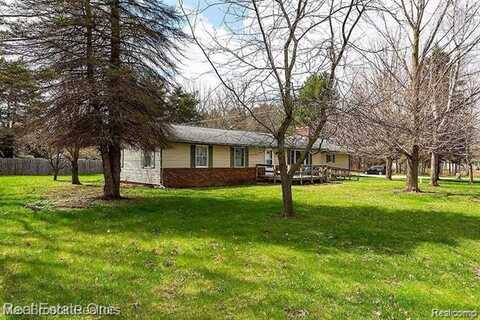 140 LARSON Road, Attica, MI 48412