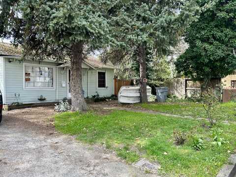 507 SE I Street, Grants Pass, OR 97526