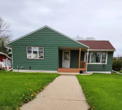 122 W 13th Ave, Redfield, SD 57469