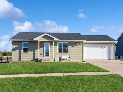 412 Jacki Dr., LoneTree, IA 52755