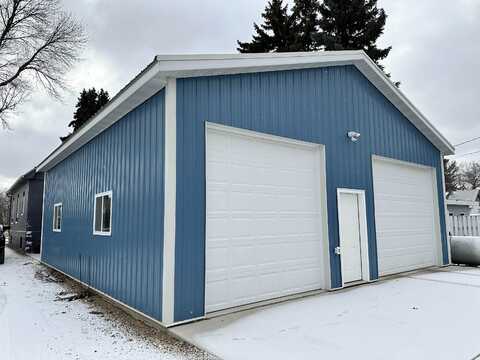 412 Clark Ave, Harvey, ND 58341